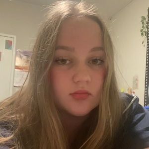 Meet your Posher, Chloe